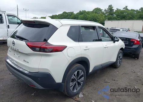 2021 Nissan Rogue Sv Intelligent Awd z USA, uszkodzony, nr VIN JN8AT3BB8MW222076